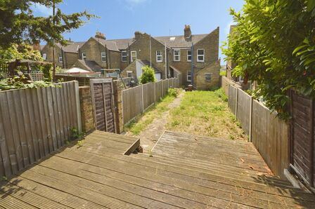 2 bedroom End Terrace House for sale