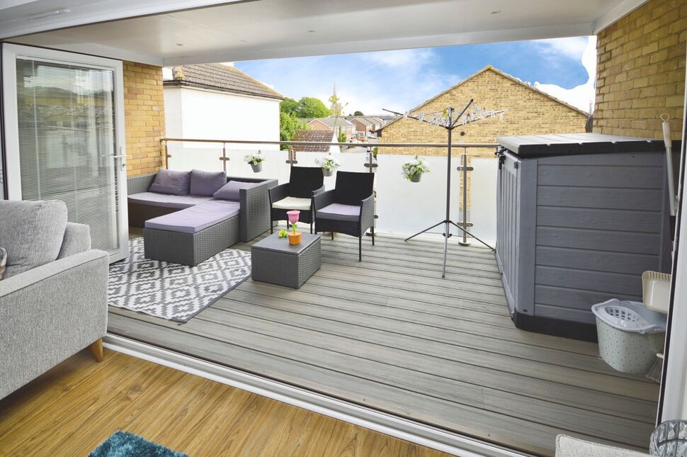 Main image of 2 bedroom Flat for sale, Main Road, Hoo, Kent, ME3