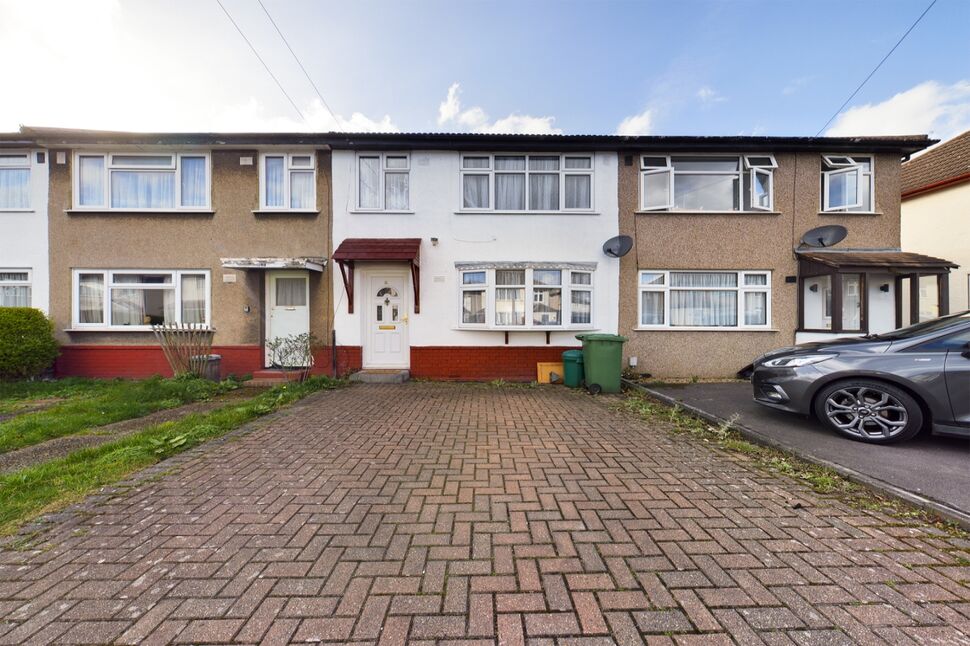 Main image of 3 bedroom Mid Terrace House to rent, Rosebank Avenue, Hornchurch, Essex, RM12