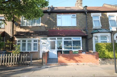 Tunmarsh Lane, 5 bedroom Mid Terrace House to rent, &pound;2,900 pcm