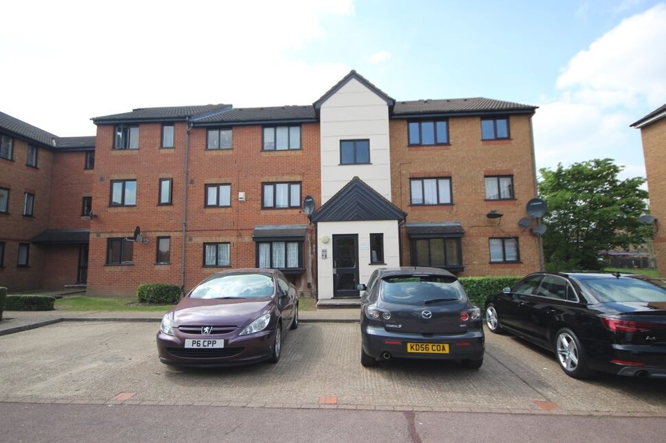 Main image of 1 bedroom Flat to rent, Plowman Close, Edmonton, London, N18