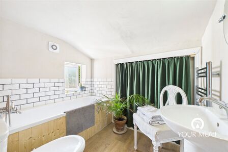 Mendham Lane, 2 bedroom Mid Terrace House for sale, £180,000