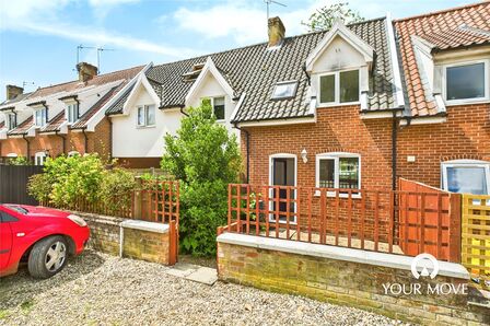 Mendham Lane, 2 bedroom Mid Terrace House for sale, £190,000