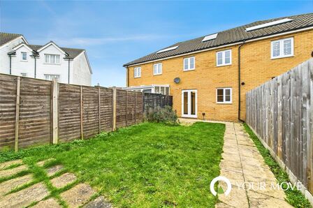 3 bedroom Mid Terrace House for sale