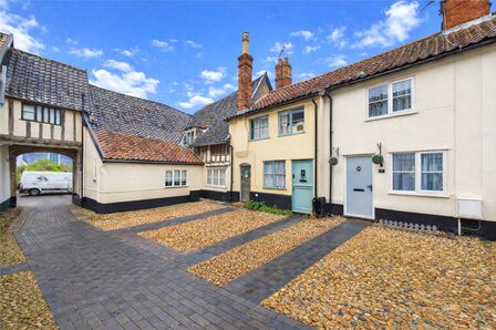 1 bedroom Mid Terrace Property for sale