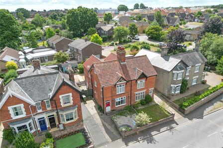London Road, 3 bedroom Semi Detached House for sale, &pound;350,000
