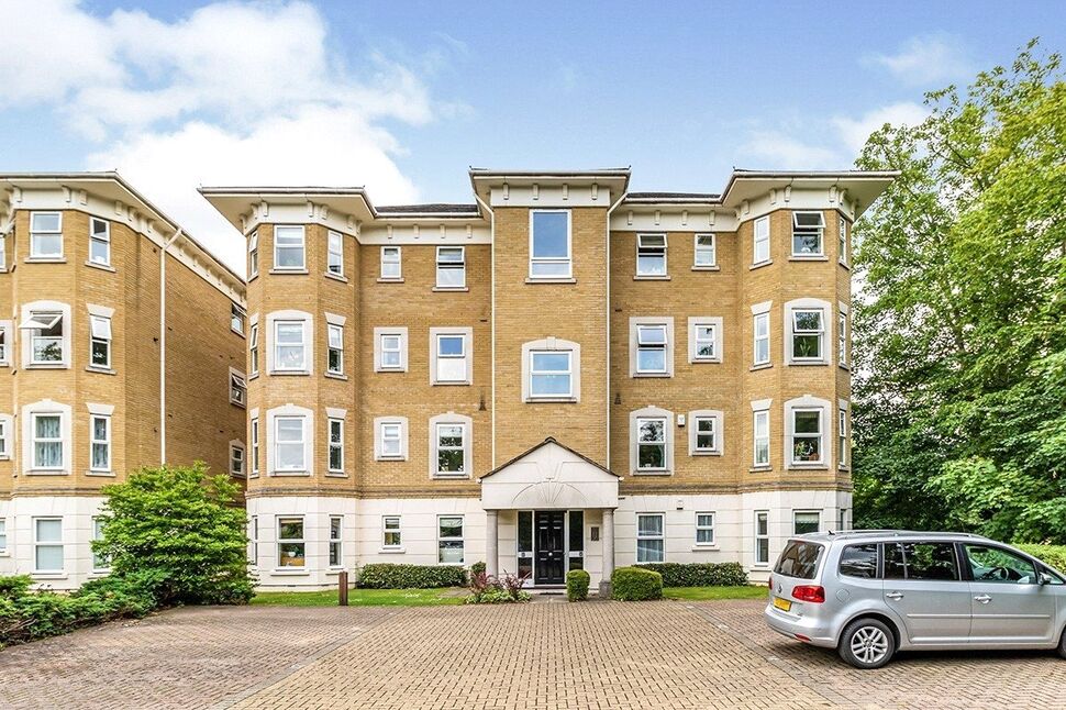Main image of 2 bedroom Flat to rent, Chestnut Court, Penners Gardens, Surbiton, KT6