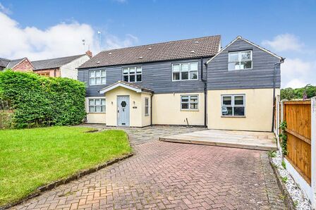 The Moor, 4 bedroom Link Detached House for sale, &pound;475,000