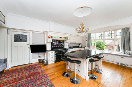 Wharncliffe Road, 5 bedroom Detached House for sale, &pound;605,000