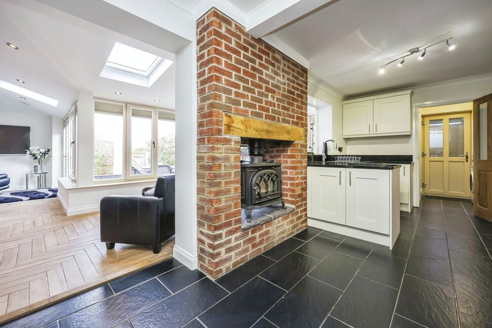 3 bedroom Detached House for sale, Eley Close, Ilkeston, DE7 £350,000