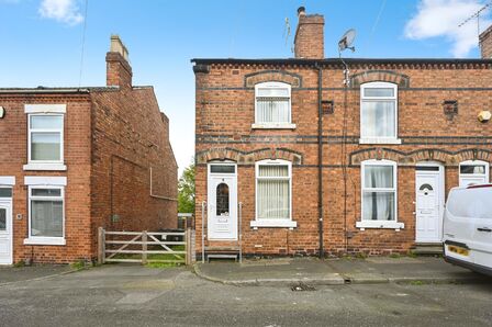 Canal Street, 3 bedroom End Terrace House for sale, £135,000