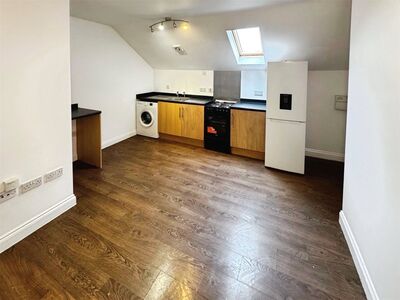 St. Mary Street, 1 bedroom  Flat to rent, £675 pcm