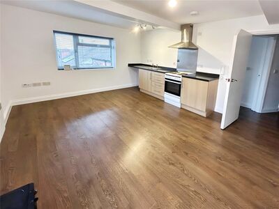 St. Mary Street, 1 bedroom  Flat to rent, £650 pcm