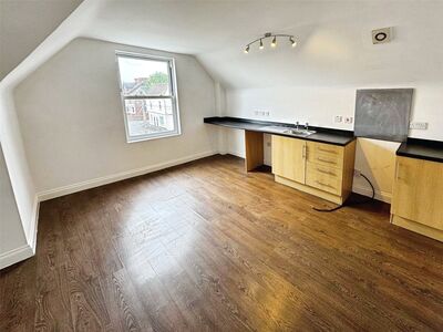 St. Mary Street, 1 bedroom  Flat to rent, £675 pcm