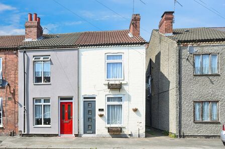 2 bedroom End Terrace House for sale