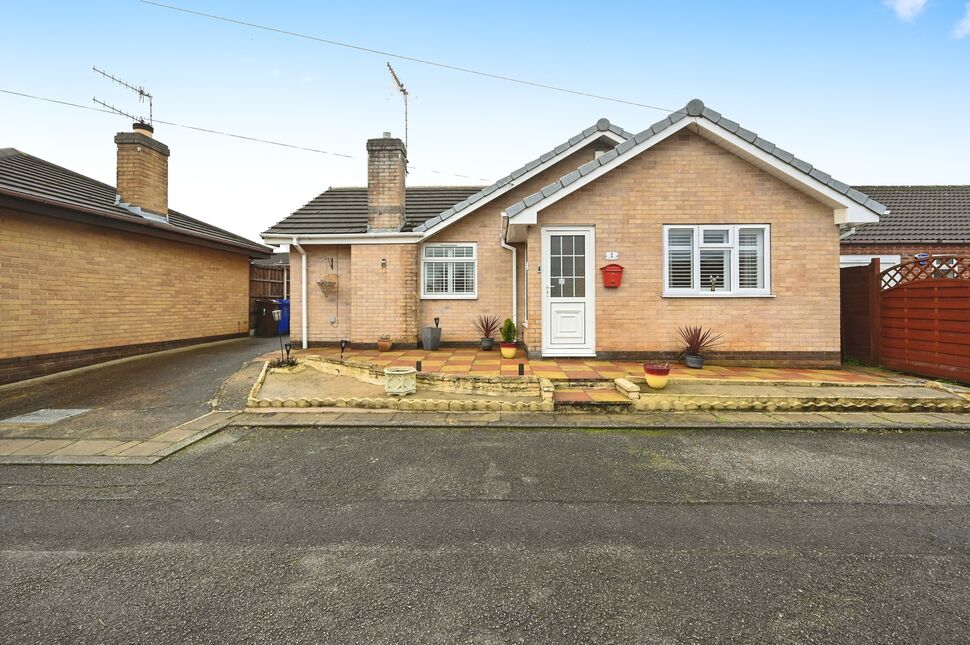 Main image of 2 bedroom Detached Bungalow for sale, Halfacre Gardens, Ilkeston, Derbyshire, DE7