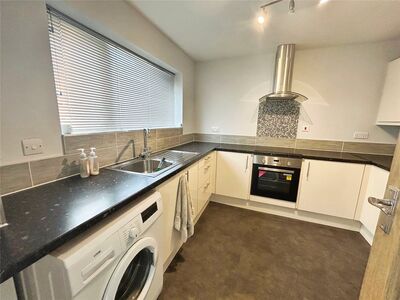 3 bedroom  Flat to rent