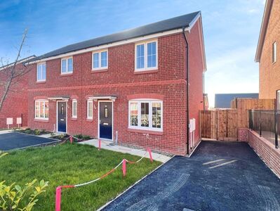 Butterworth Road, 3 bedroom Semi Detached House to rent, £1,160 pcm