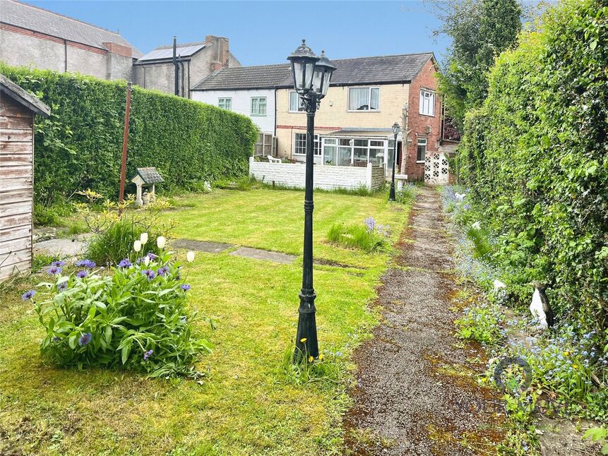 Main image of 2 bedroom Semi Detached House for sale, Heanor Road, Ilkeston, Derbyshire, DE7