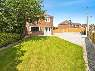 3 bedroom Semi Detached House to rent