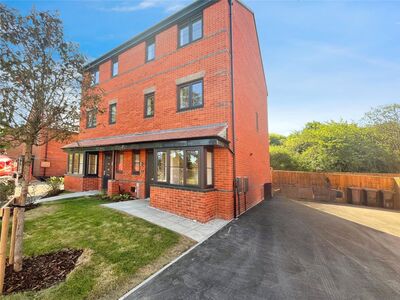 4 bedroom Semi Detached House for sale