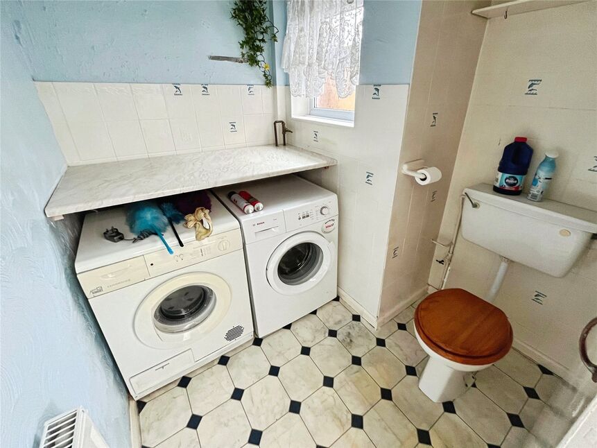 Utility Room / WC