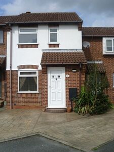 2 bedroom Mid Terrace House for sale