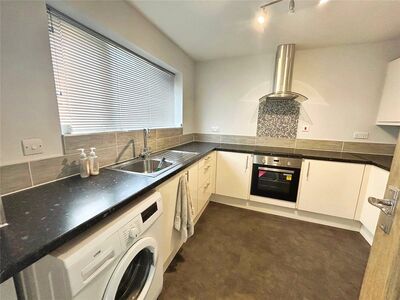 3 bedroom Flat to rent