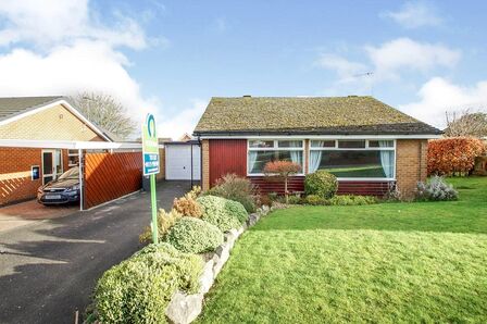 Hermitage Walk, 2 bedroom Detached Bungalow for sale, &pound;180,000