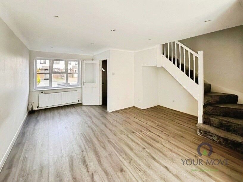 Lounge / Dining Area