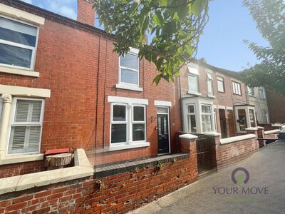 3 bedroom Mid Terrace House for sale