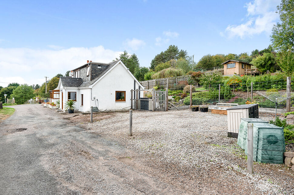 2 bedroom Semi Detached House for sale, Leachkin, Inverness, IV3 £175,000