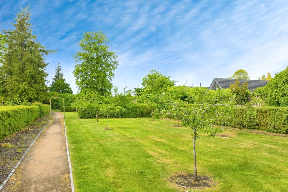 Garden & Location