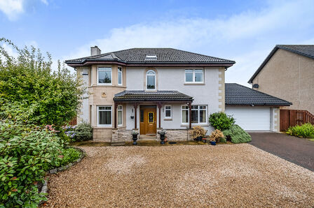 5 bedroom Detached House to rent