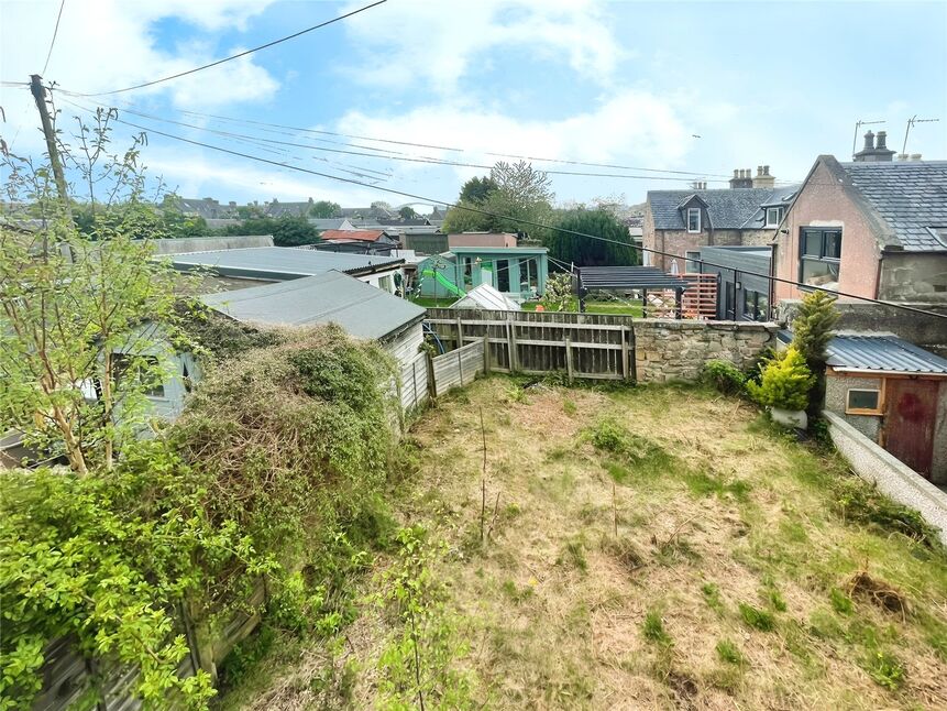 3 bedroom Semi Detached House for sale, Kingsmills Road, IV2 £180,000