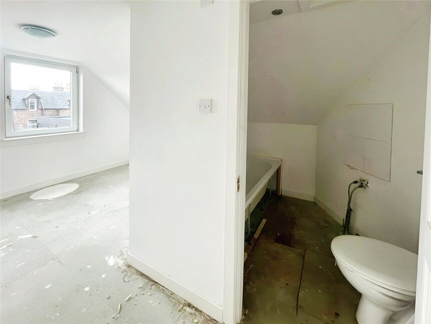 3 bedroom Semi Detached House for sale, Kingsmills Road, IV2 £180,000