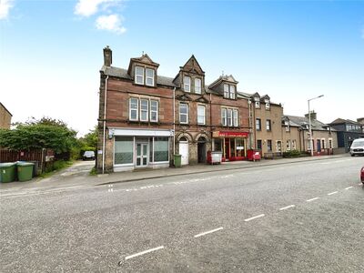 4 bedroom Mid Terrace Flat for sale