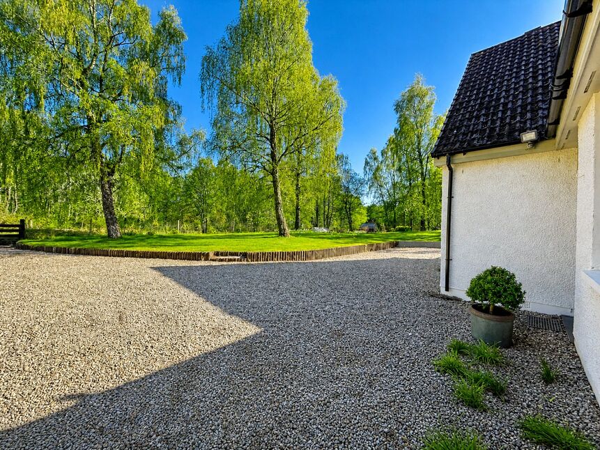Garden and Location