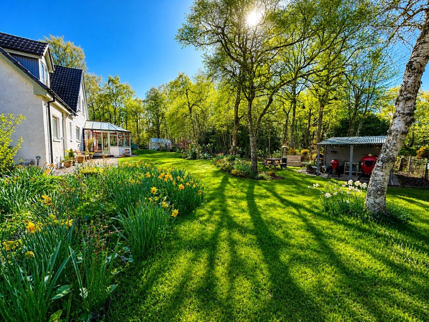 Garden and Location