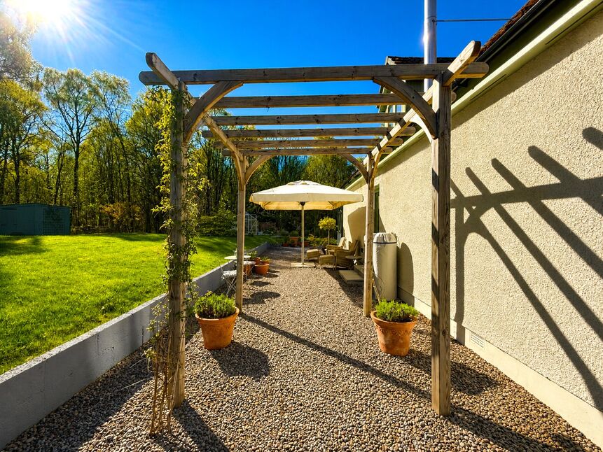 Garden and Location