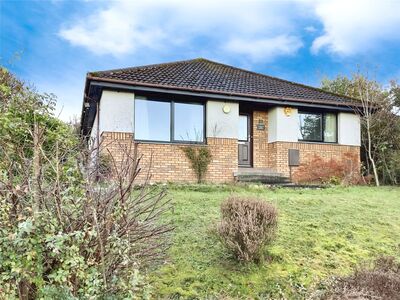 Caulfield Avenue, 3 bedroom Detached House to rent, &pound;1,450 pcm