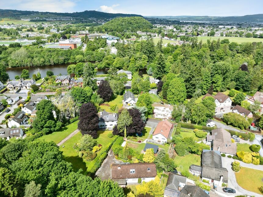 Garden & Location
