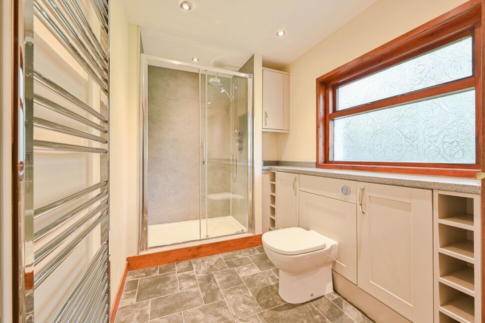 En-Suite 2