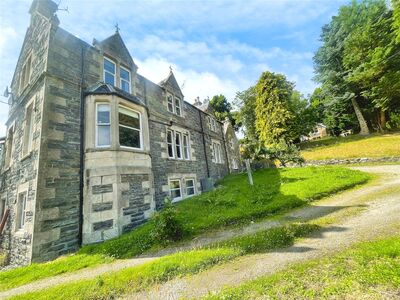 Strathpeffer, 3 bedroom  Flat for sale, £180,000