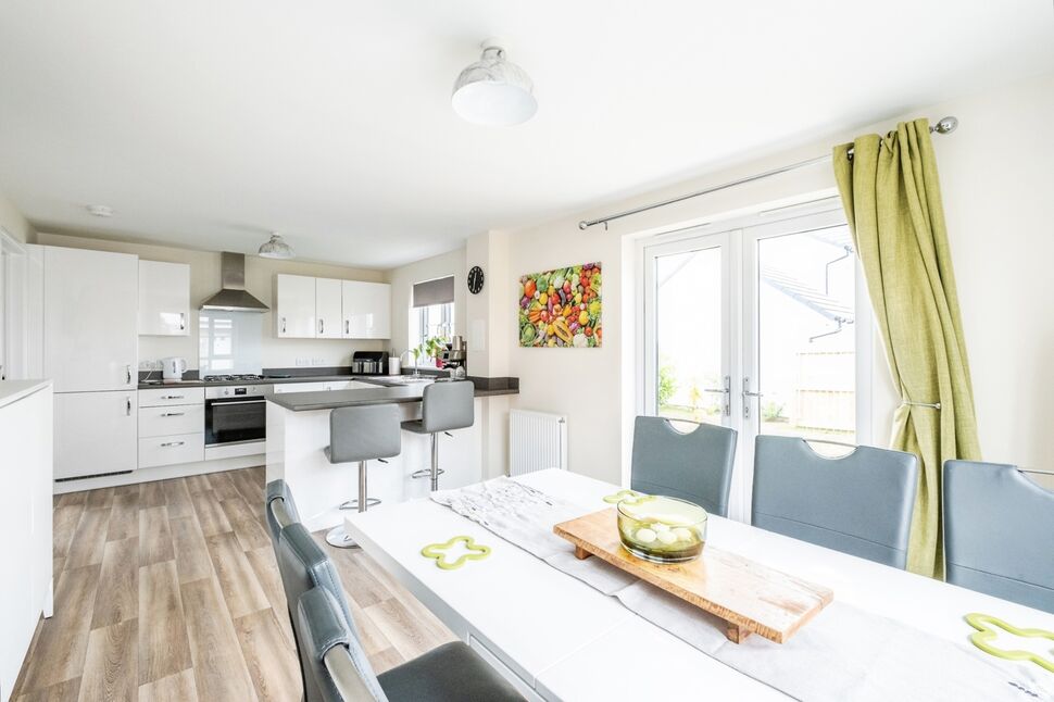 Kitchen / Dining Room