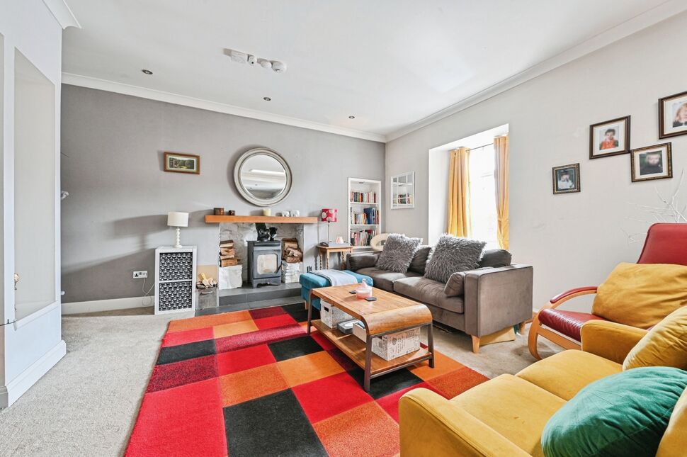 Kitchen / Living Area