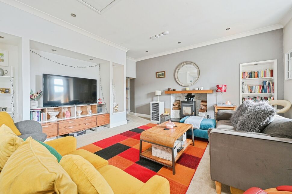 Kitchen / Living Area