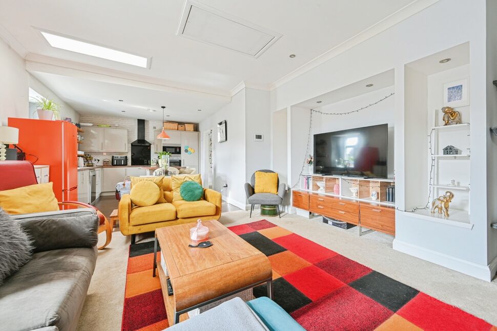 Kitchen / Living Area