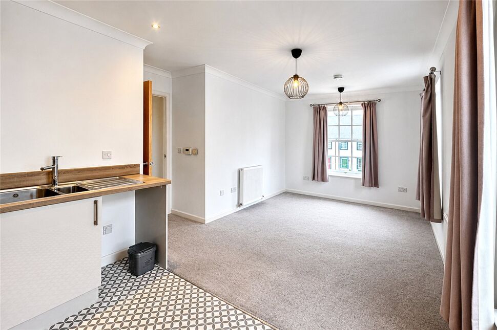 Lounge / Kitchen