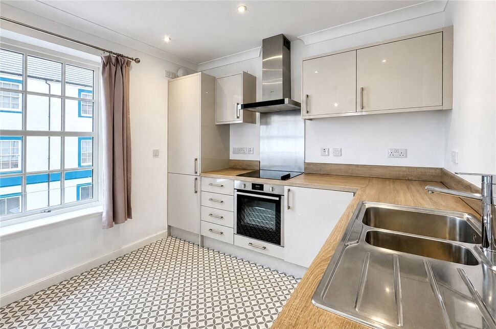 Lounge / Kitchen